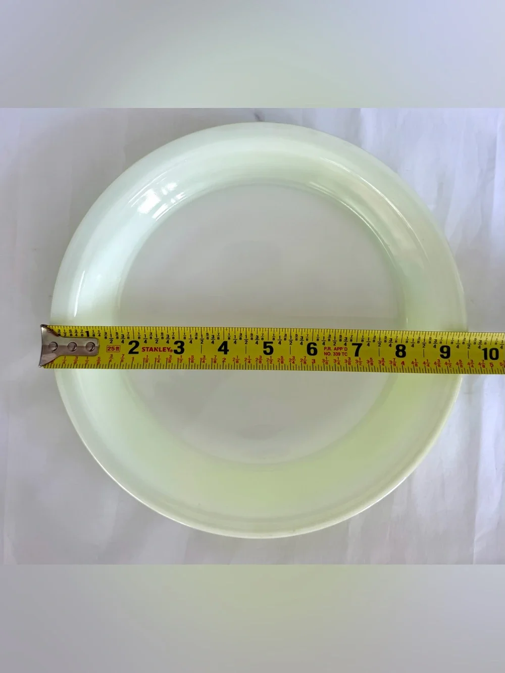 PYREX 1-1/2 Qt Pie Plate Lime Green and White #209 50s Vintage Retro MCM EUC
